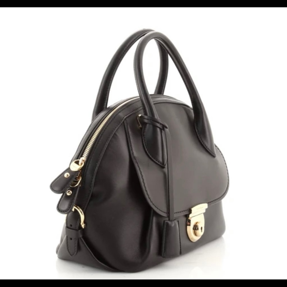 Salvatore Ferragamo Bag VINTAGE brand new CONDITION  comes with dust bag. - Picture 3 of 5